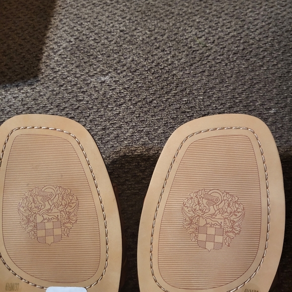 Cognac Size 6.5 Vince Camuto Slides - Picture 2 of 6
